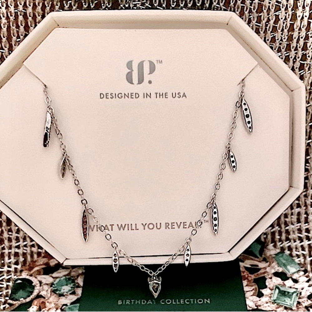 Bomb Party Elegant Diamond Cubic Zirconia Necklace with Leaf Charms